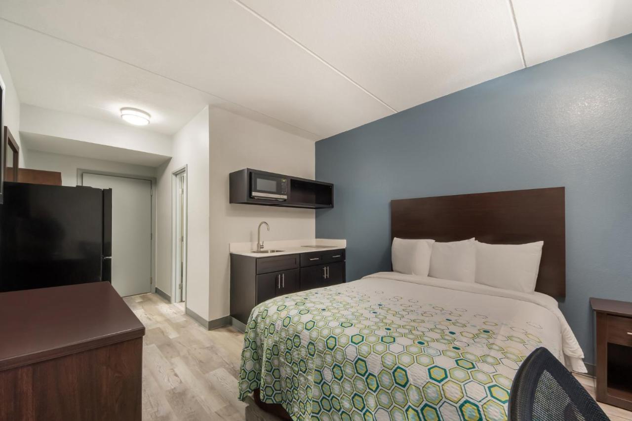 Hometowne Studios By Red Roof San Antonio - Seaworld Northwest Ngoại thất bức ảnh