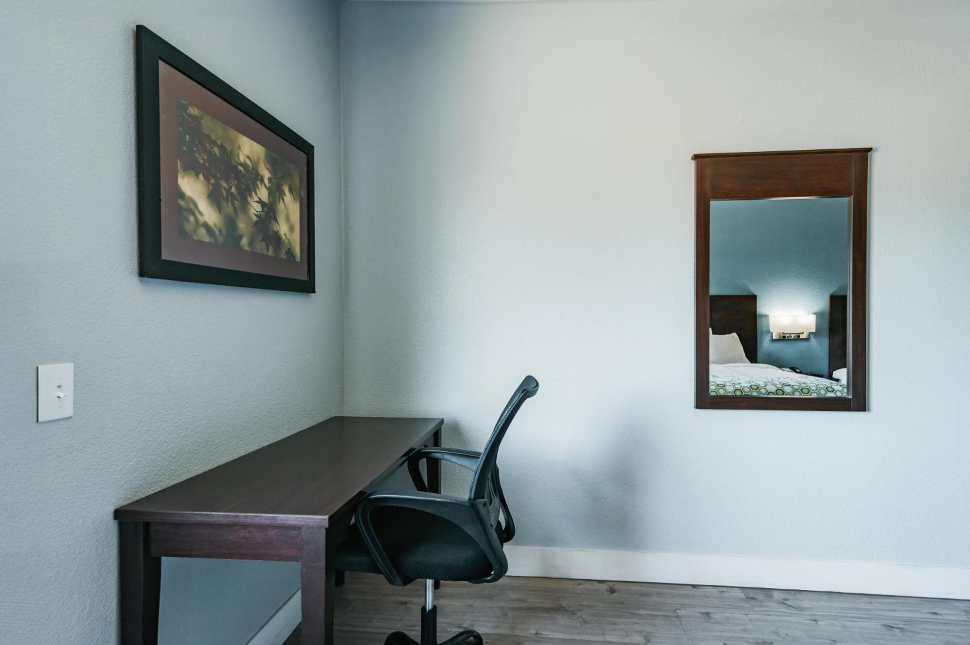 Hometowne Studios By Red Roof San Antonio - Seaworld Northwest Ngoại thất bức ảnh